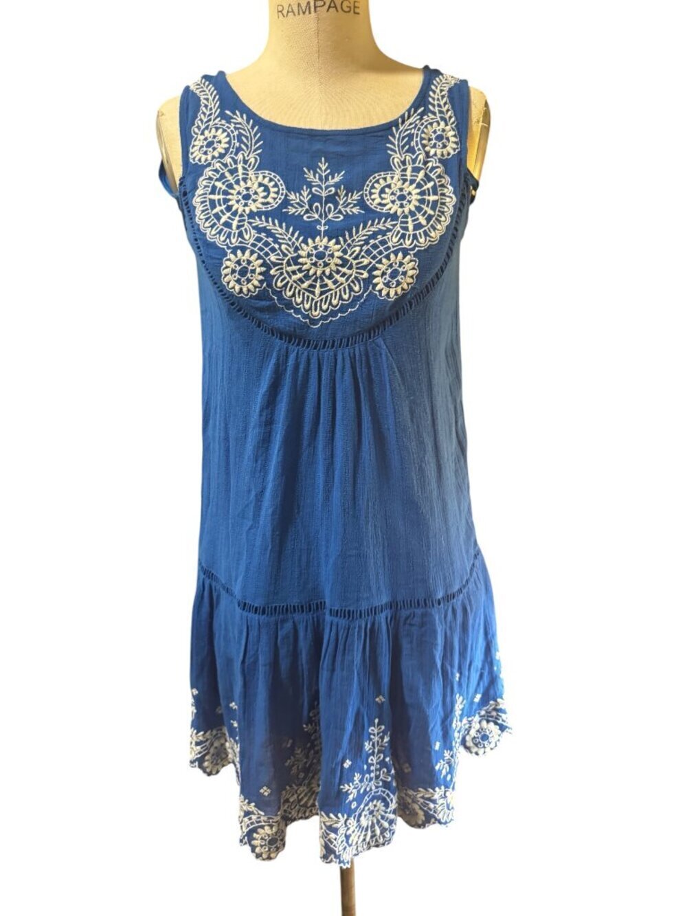Anthropologie Meadow Rue Embroidered Blue Boho Dress Sleeveless Size 2 - Picture 4 of 9